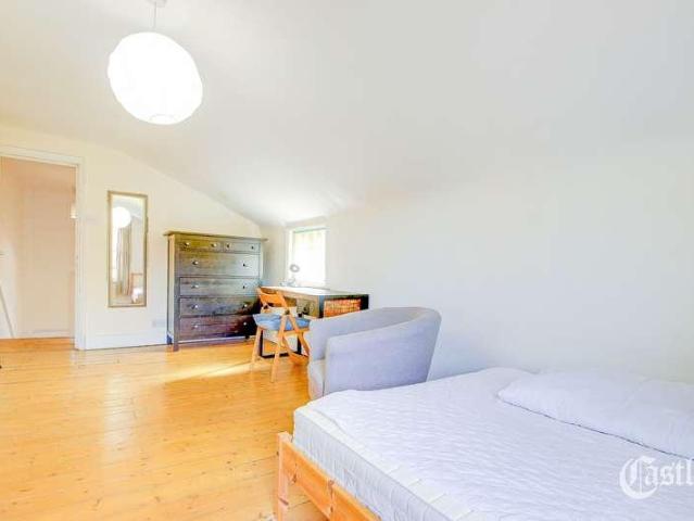 Flat for sale in Clapton, Upper Clapton
