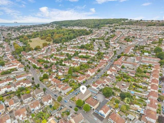 Flat for sale in Worle, Weston-super-mare