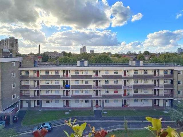 Flat for sale in Canada Water, Greater London