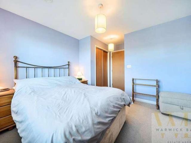Flat for sale in Shoreham Beach, Adur