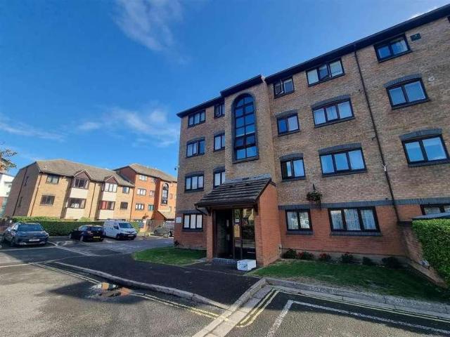 Flat for sale in Priddy's Hard, Gosport