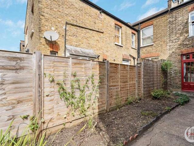 Flat for sale in London Borough of Haringey, Greater London