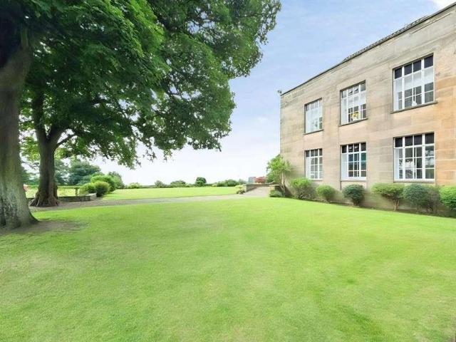 Flat for sale in Kirkcaldy, Scotland