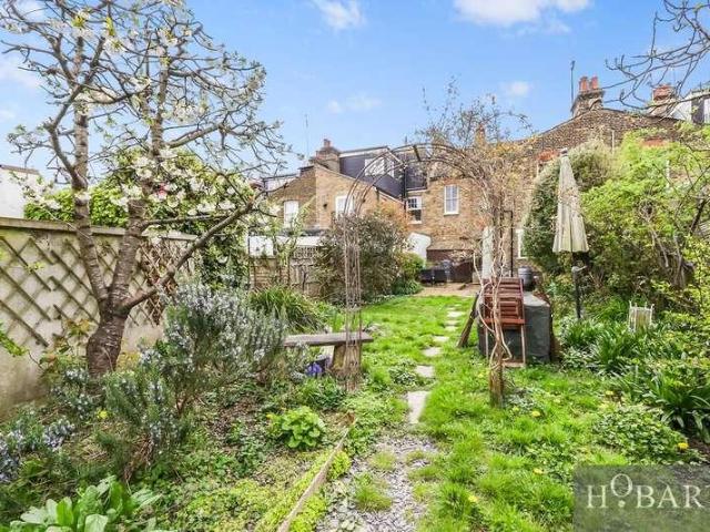 Flat for sale in Muswell Hill, Greater London