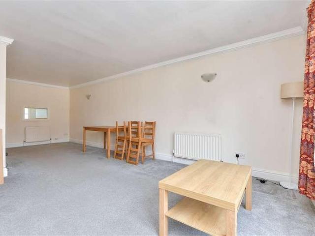 Flat for sale in St. Mildred's, The Bridge