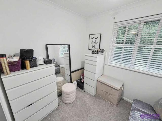 Flat for sale in Mount Wise