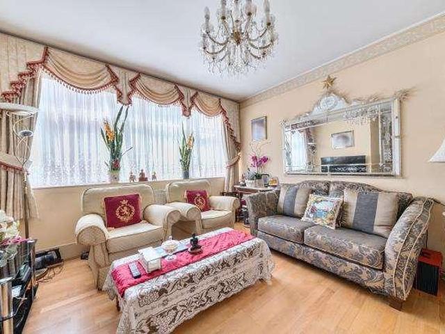 Flat for sale in St. John's Wood, Greater London