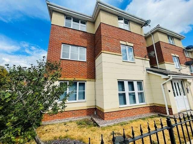 Flat for sale in West Bromwich, West Midlands
