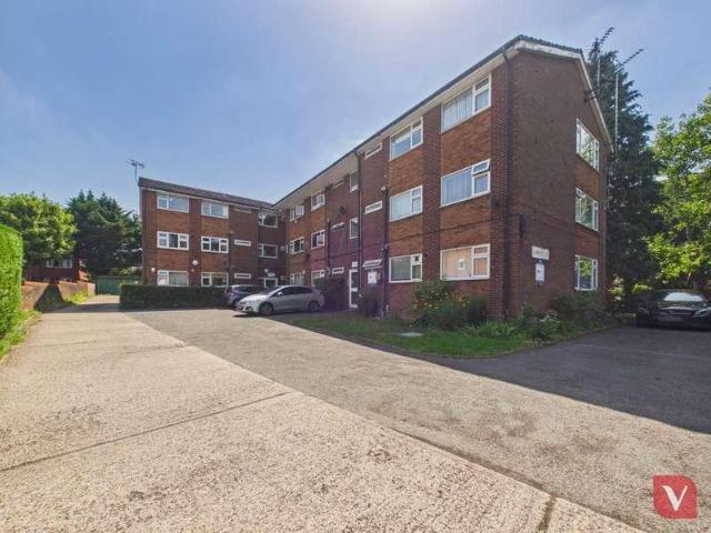 Flat for sale in Lewsey Farm, Luton