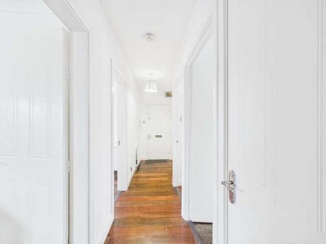 Flat for sale in Drypool, Hull