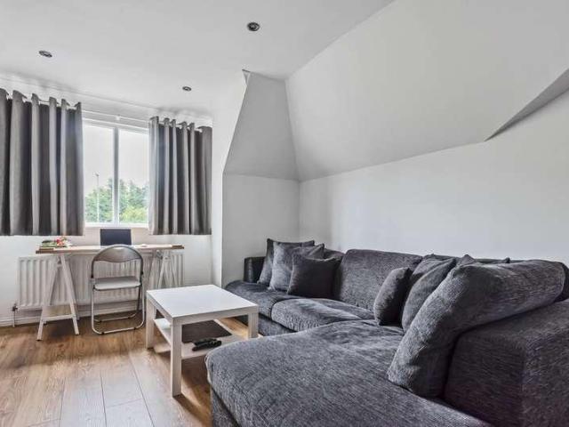 Flat for sale in Slyfield, Westborough