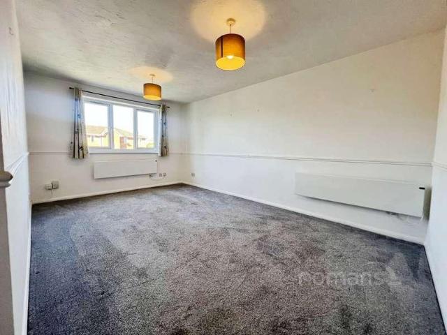 Flat for sale in Aldershot, Rushmoor