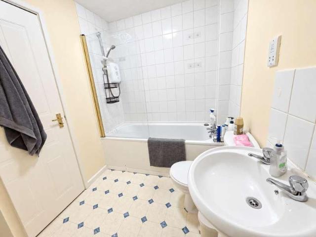 Flat for sale in Hulme, Manchester