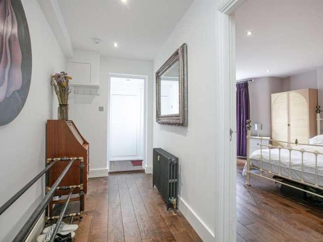 Flat for sale in Camberwell, Greater London