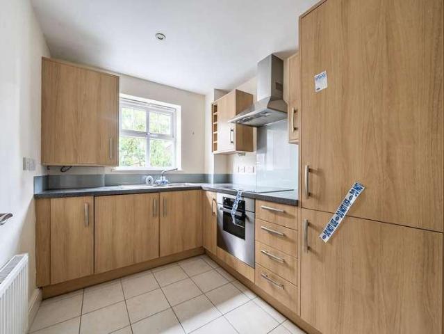 Flat for sale in Totteridge, Cressex