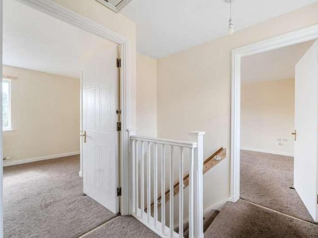 Flat for sale in Chequers, Gloucester