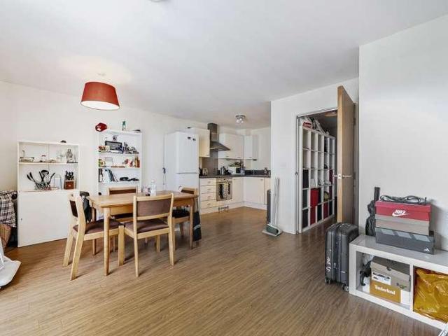 Flat for sale in Leyton, Greater London