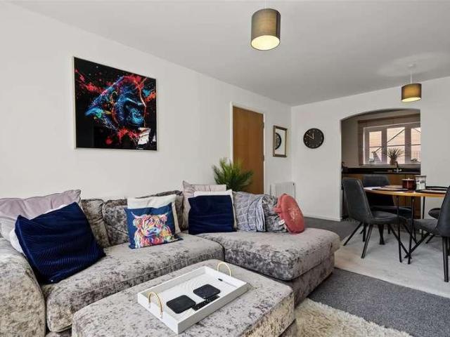 Flat for sale in Caldermill, East Midlands