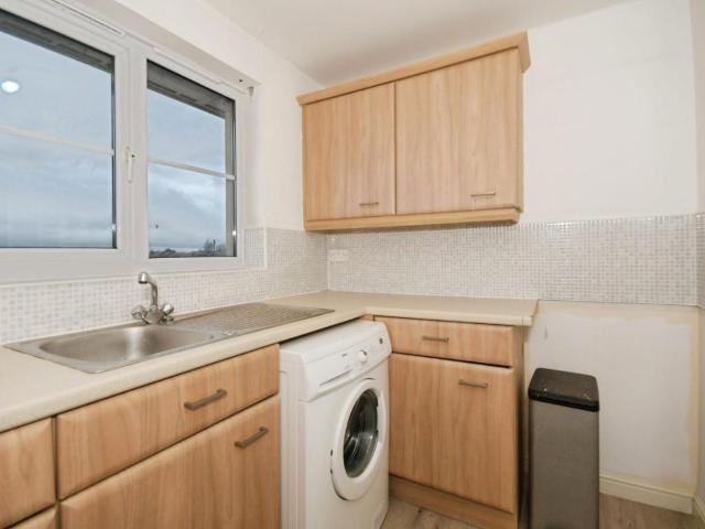 Flat for sale in Brackenfield, East Midlands