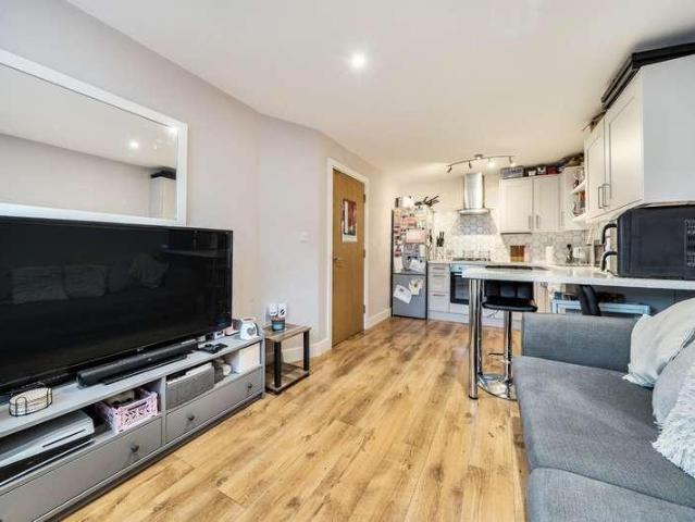 Flat for sale in Fratton, Portsmouth