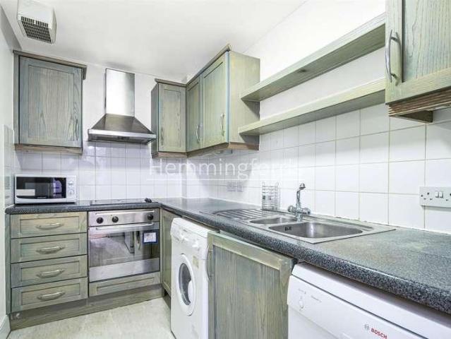 Flat for sale in Lyons, Greater London