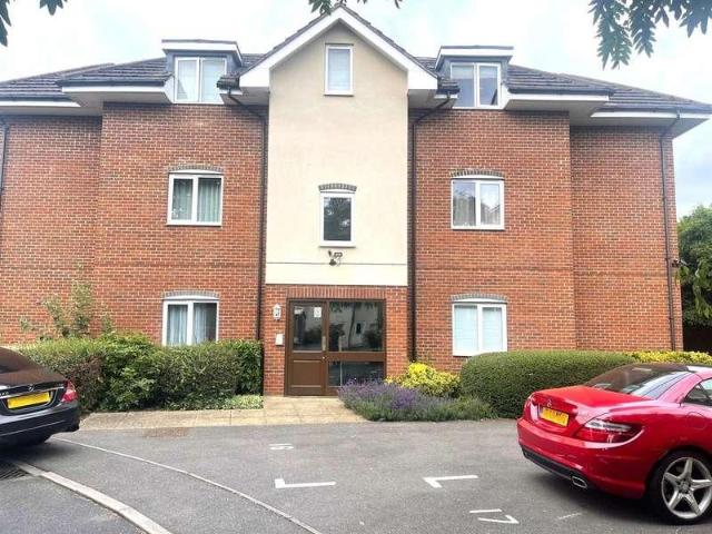 Flat for sale in Slough, Isle Of Man