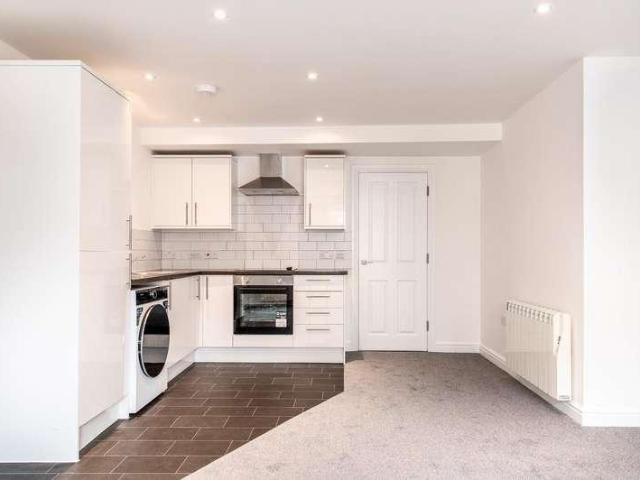 Flat for sale in Midway, Kent