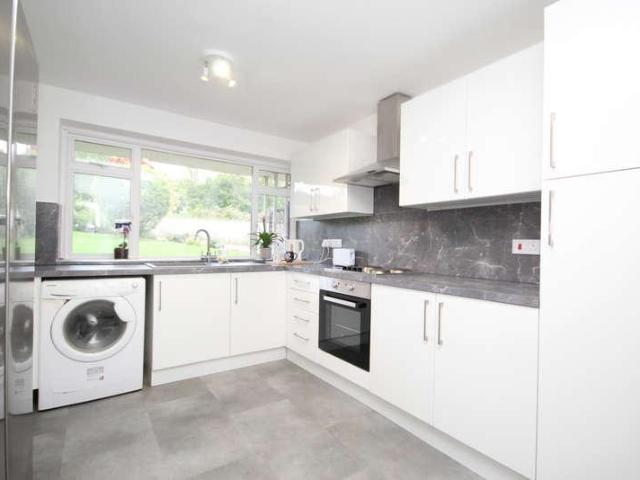 Flat for sale in Harrow On The Hill, Greater London