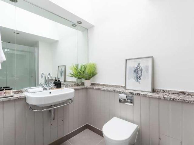Flat for sale in Lansdown, Bath