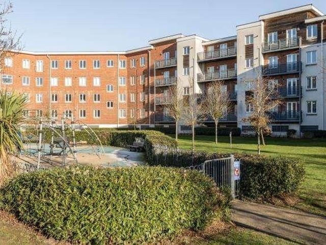 Flat for sale in Fishery, Maidenhead