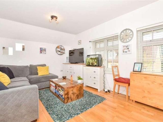 Flat for sale in Bourne Vale, Kent