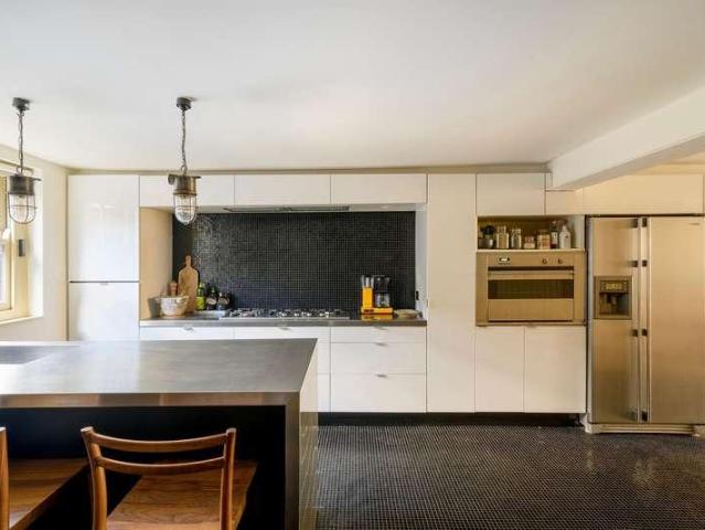 Flat for sale in Kentish Town, Greater London