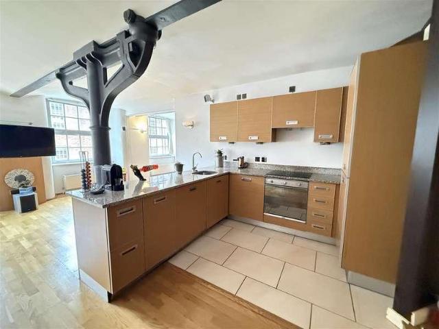 Flat for sale in Georgia, Greater Manchester