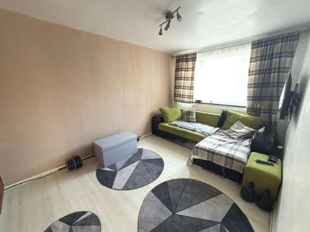 Flat for sale in Spring Park, Luton
