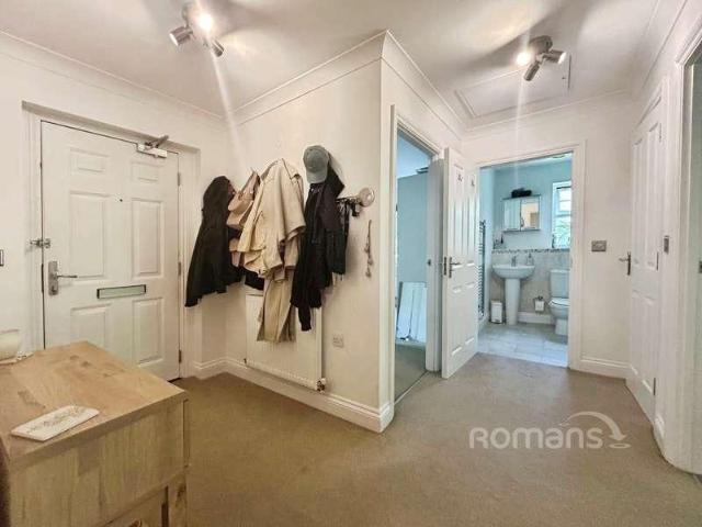 Flat for sale in Elvetham Heath, Hart