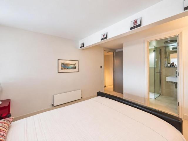 Flat for sale in Bethnal Green, Greater London