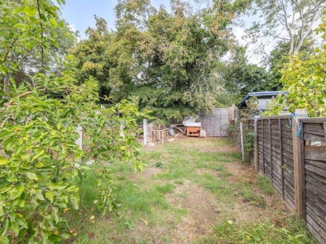 Flat for sale in Slough