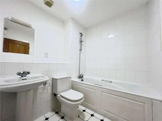 Flat for sale in Wokingham