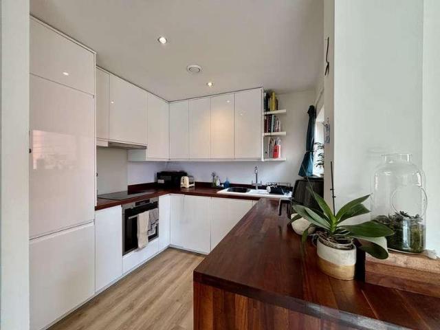 Flat for sale in City Centre, Georgia