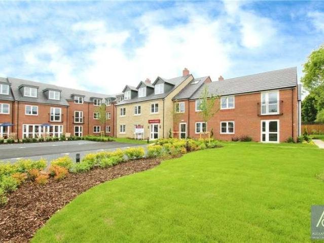 Flat for sale in Brackley, Northamptonshire