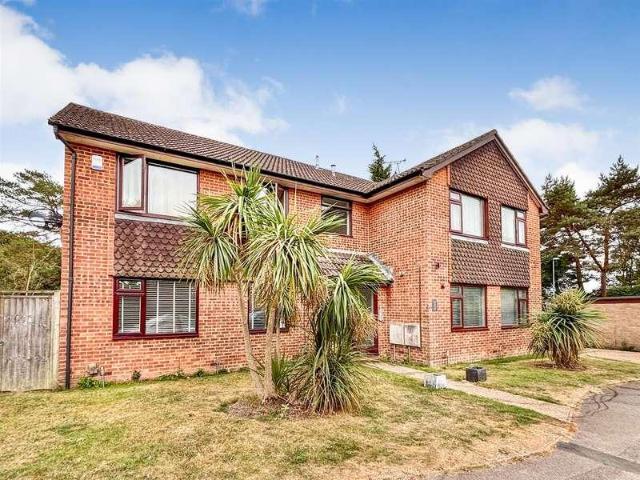 Flat for sale in Poole
