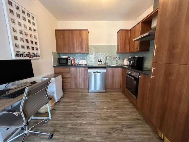 Flat for sale in Georgia, Greater Manchester