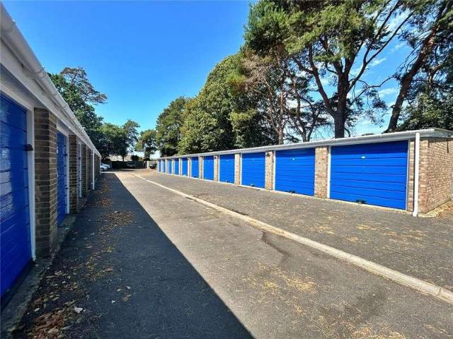 Flat for sale in Highcliffe