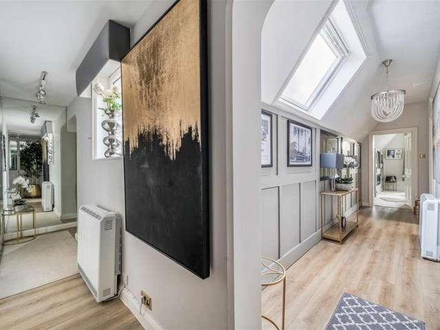 Flat for sale in Wokingham, Berkshire
