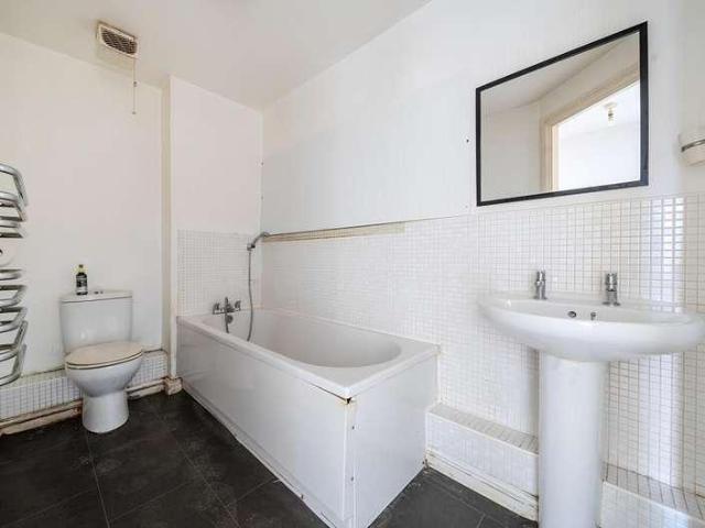 Flat for sale in Brayton