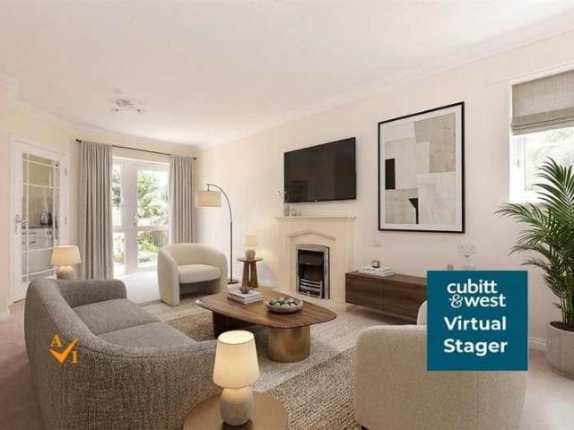 Flat for sale in Hillview, Surrey