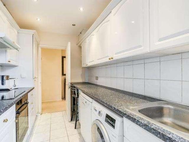 Flat for sale in St. John's Wood, Greater London