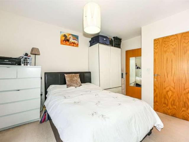 Flat for sale in Colindale, Greater London