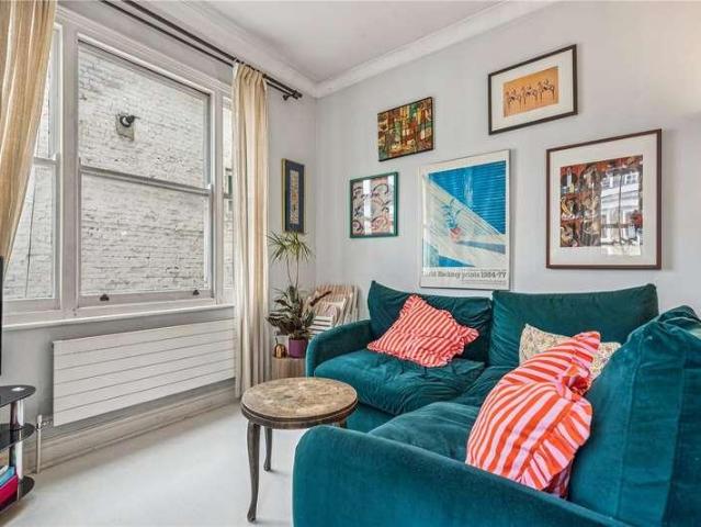 Flat for sale in Kensal Town, Bayswater