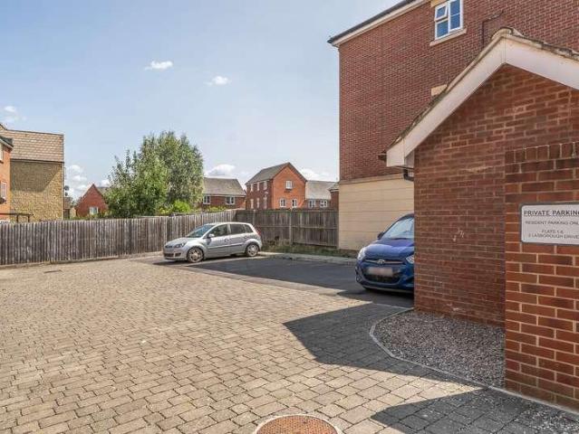 Flat for sale in Gloucester, Gloucestershire